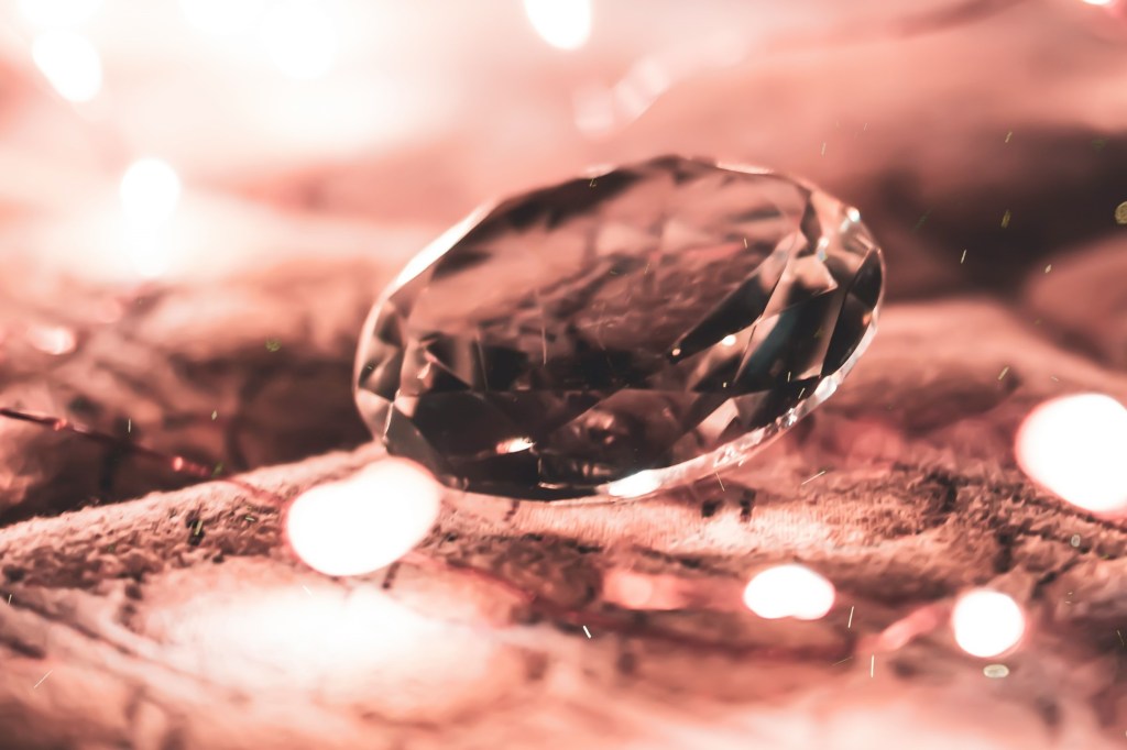 Ювелир шлифует…