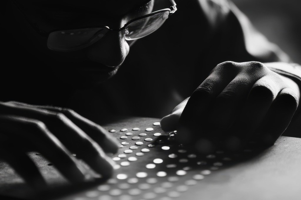 Слепой в городском&nbsp;парке